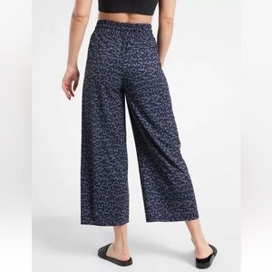 Athleta Avenue Printed Wide Leg Crop Pant Allure Navy Casual Activewear Women 8